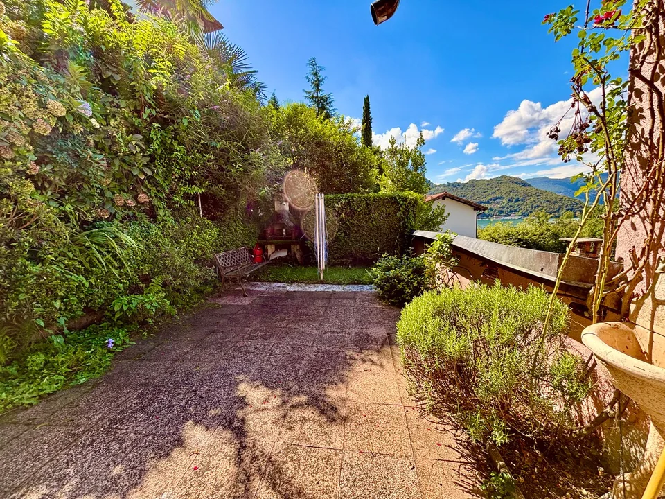 Casa unifamiliare con vista panoramica a Figino + 2 lotti terreno