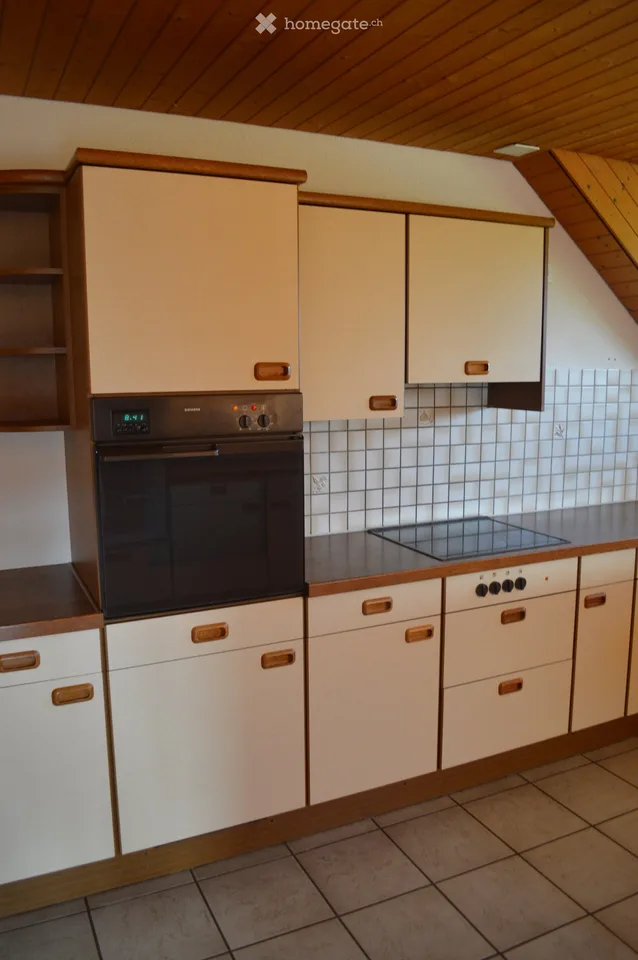 Grosszügige 5.5-Zimmer-Dachwohnung in Fehraltorf – Ruhige Lage mit schöner Aussicht