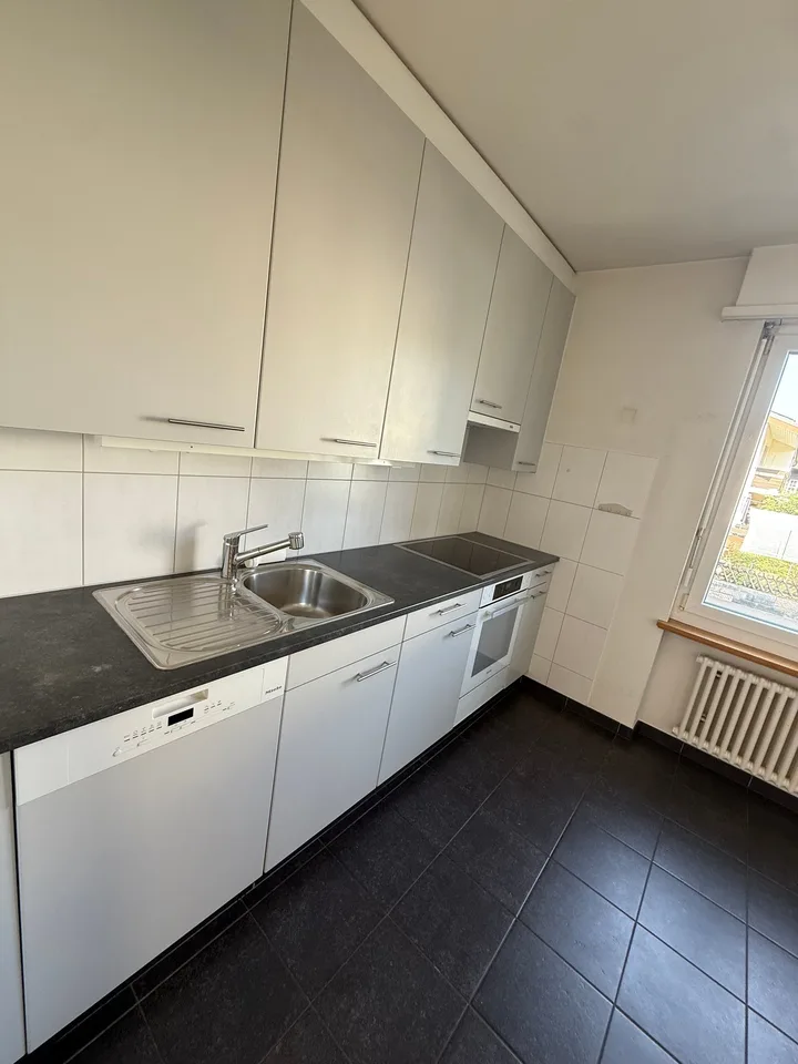 Helle 4-Zimmer-Wohnung mit Balkon in Pratteln