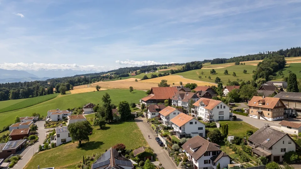 Sul lato soleggiato di Freiamt – casa familiare con vista panoramica