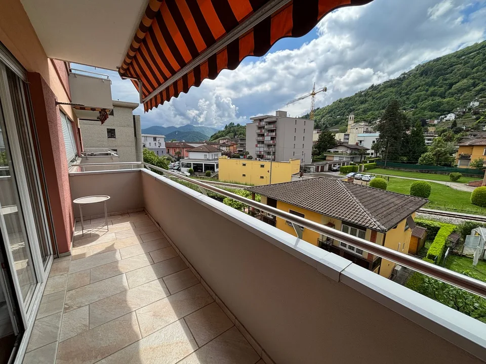 Möbliertes Studio-Apartment mit Aussicht im Herzen von Agno/ Monolocale ammobiliato con vista aperta