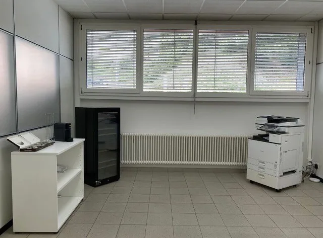 Ufficio in affitto a Caslano – Spazio funzionale con ottima posizione