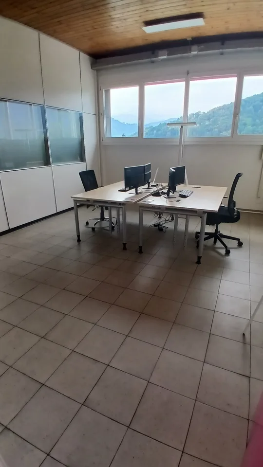 Ufficio in affitto a Caslano – Spazio funzionale con ottima posizione