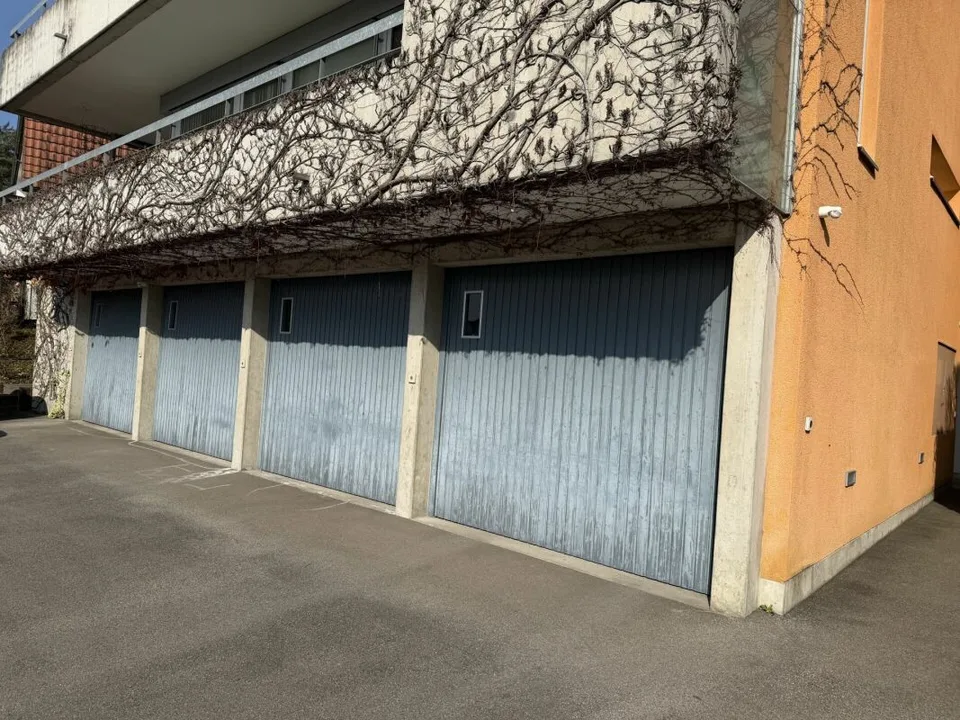 Appartamento in mansarda, garage, vano cantina