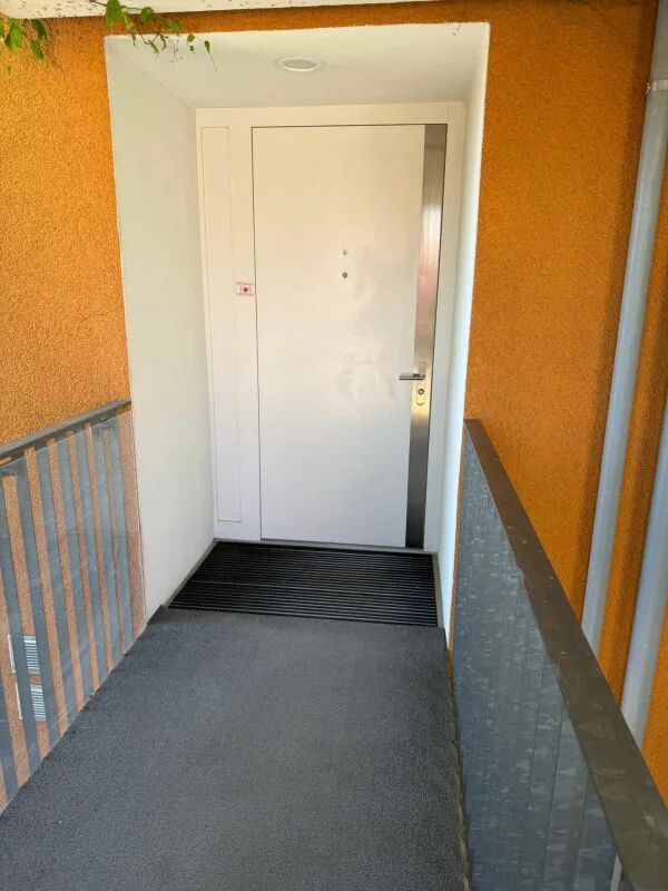 Appartamento in mansarda, garage, vano cantina