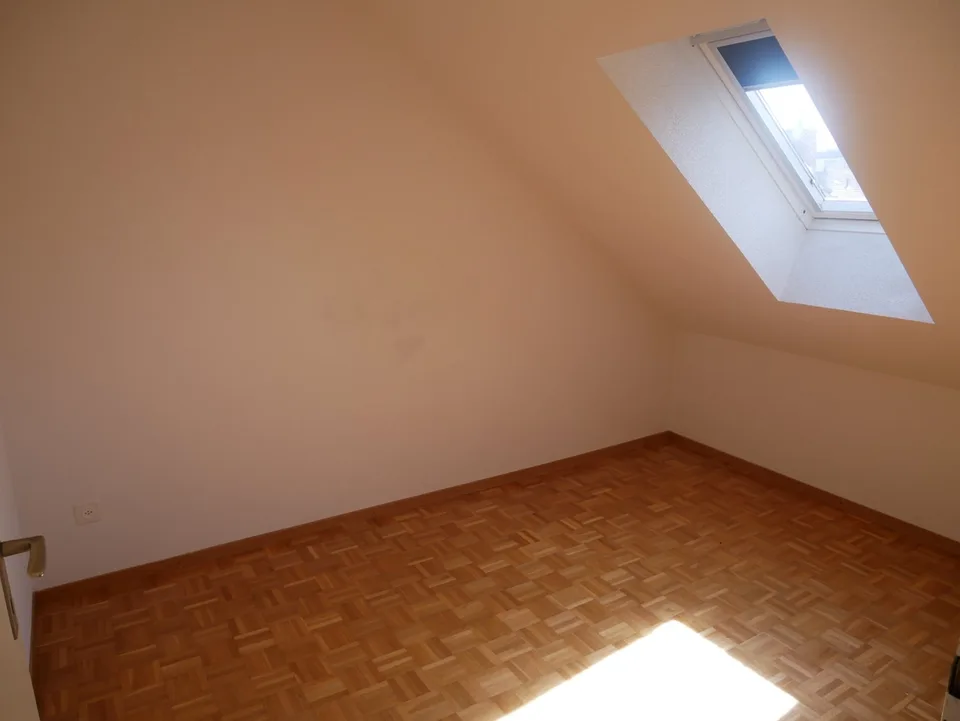 FRIBURG - RUE F.-GUILLIMANN 5 - 3.5 LOCALI MANSARDA AL 6° PIANO