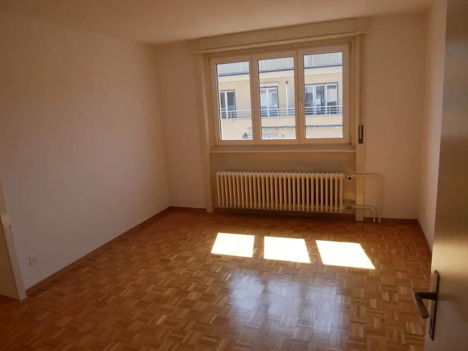 FRIBURG - RUE F.-GUILLIMANN 5 - 3.5 LOCALI MANSARDA AL 6° PIANO