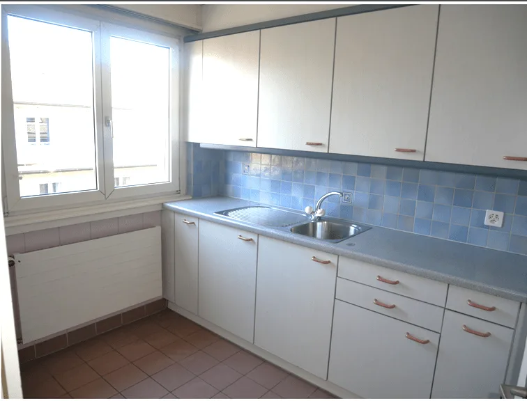 FRIBURG - RUE F.-GUILLIMANN 5 - 3.5 LOCALI MANSARDA AL 6° PIANO