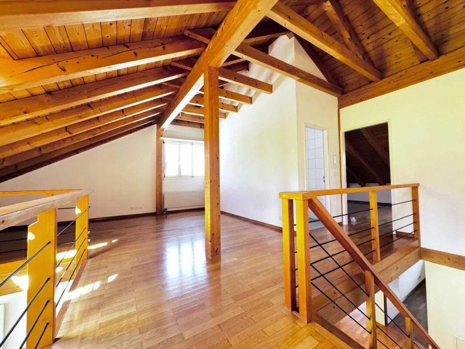 Wohnen mit Weitblick - Maisonette-Traumwohnung mit Galerie & 2 Balkonen