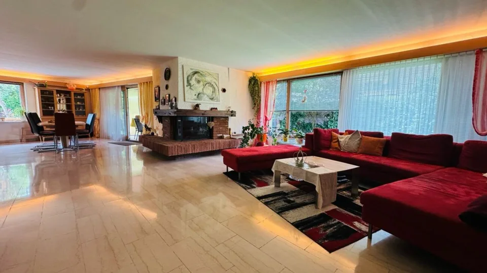 Nachhaltiges 7.5-Zimmer-Einfamilienhaus mit Photovoltaikanlage, Pool, Sauna & Fitness