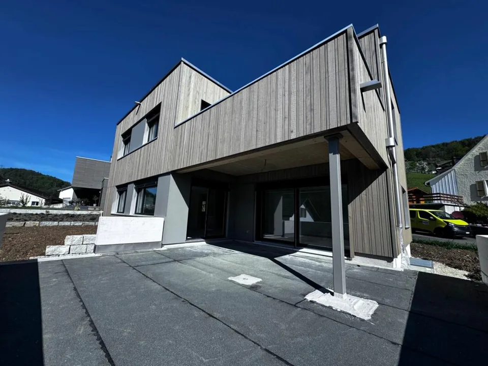 Hochqualitatives 4.5-Zi. EFH - Garten mit Weitsicht, Carport + PP, 3 Nasszellen