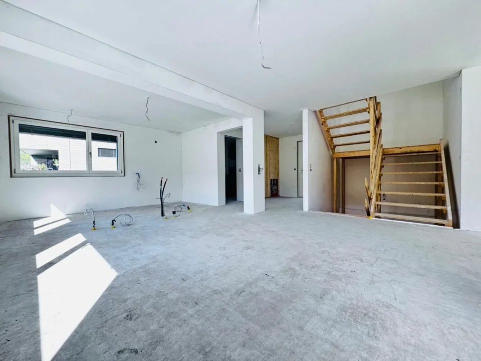 Hochqualitatives 4.5-Zi. EFH - Garten mit Weitsicht, Carport + PP, 3 Nasszellen