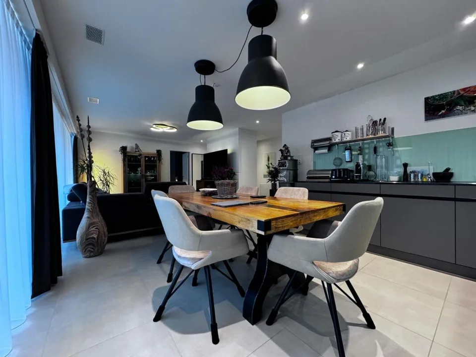 Exklusive, moderne 3.5-Zimmer-Attikawohnung mit grosser Terrasse & Waschturm