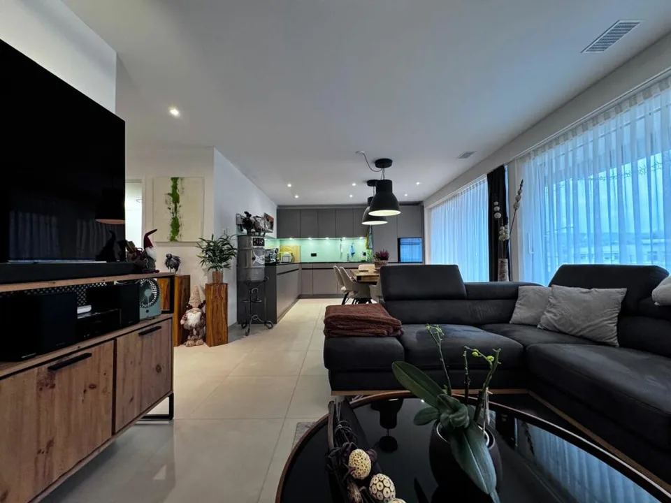 Exklusive, moderne 3.5-Zimmer-Attikawohnung mit grosser Terrasse & Waschturm