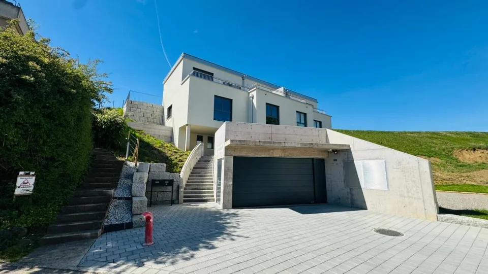 Neubau-Doppelhaushälfte in Laufen (BL) in ruhiger Lage mit optimaler Infrastruktur