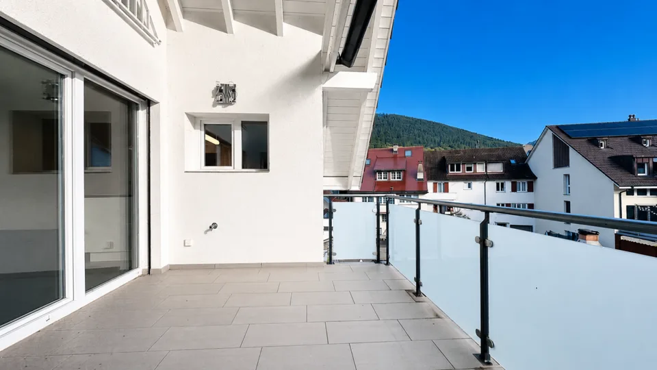 4.5-Zimmer-Maisonette mit Balkon, 2 Nasszellen, 2 Tiefgaragenplätzen, Waschturm und Keller