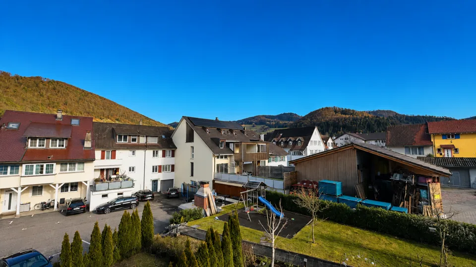 4.5-Zimmer-Maisonette mit Balkon, 2 Nasszellen, 2 Tiefgaragenplätzen, Waschturm und Keller