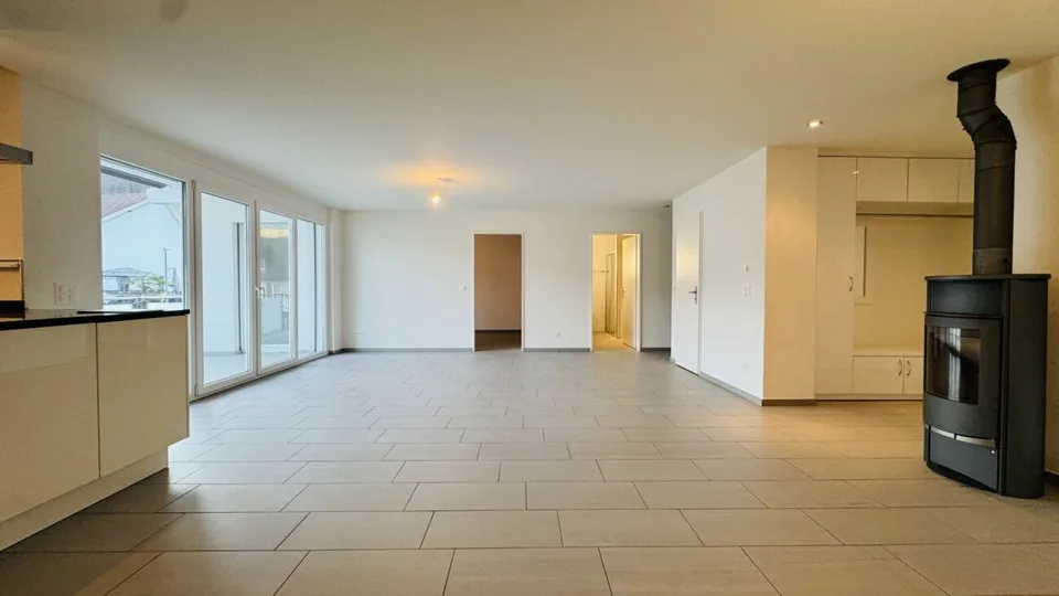 4.5-Zimmer-Maisonette mit Balkon, 2 Nasszellen, 2 Tiefgaragenplätzen, Waschturm und Keller