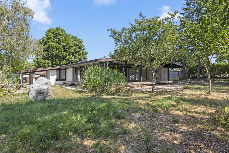 Magnifique villa d'architecte vitrée au coeur d'un écrin de verdure