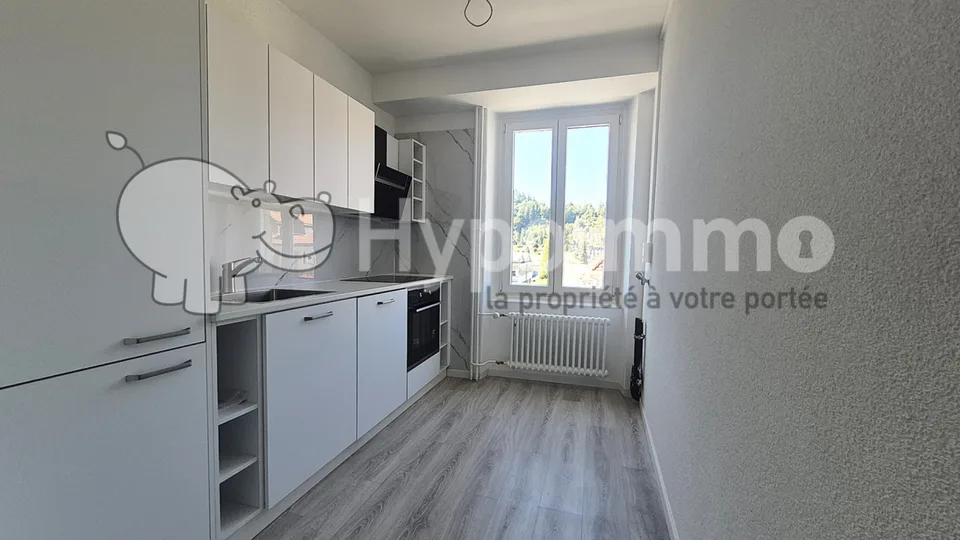 Magnifique appartement de 3 pièces entièrement rénové avec balcon - Le Locle