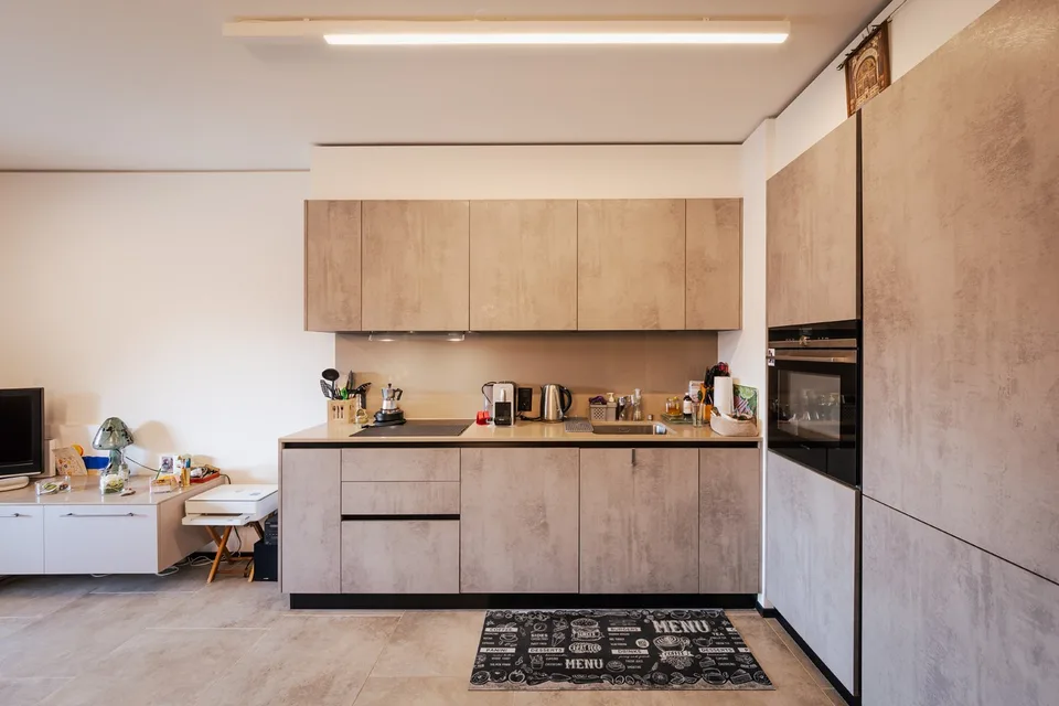 RIVA SAN VITALE - AFFITTASI APPARTAMENTO ARREDATO CON AMPIO TERRAZZO (Rif. 106)