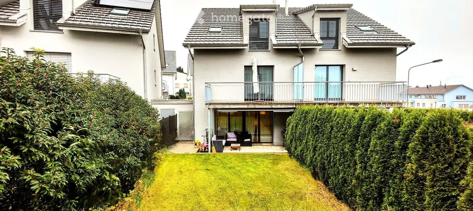 Geräumiges Doppeleinfamilienhaus mit Garten im steuergünstigen Binz -  in der Natur