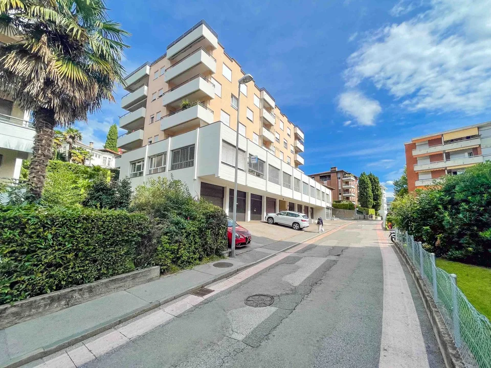 Ufficio di 5 locali nel quartiere di Besso