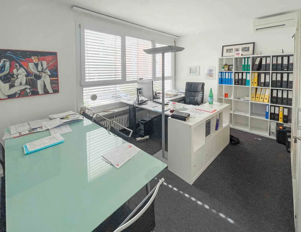 Ufficio di 5 locali nel quartiere di Besso