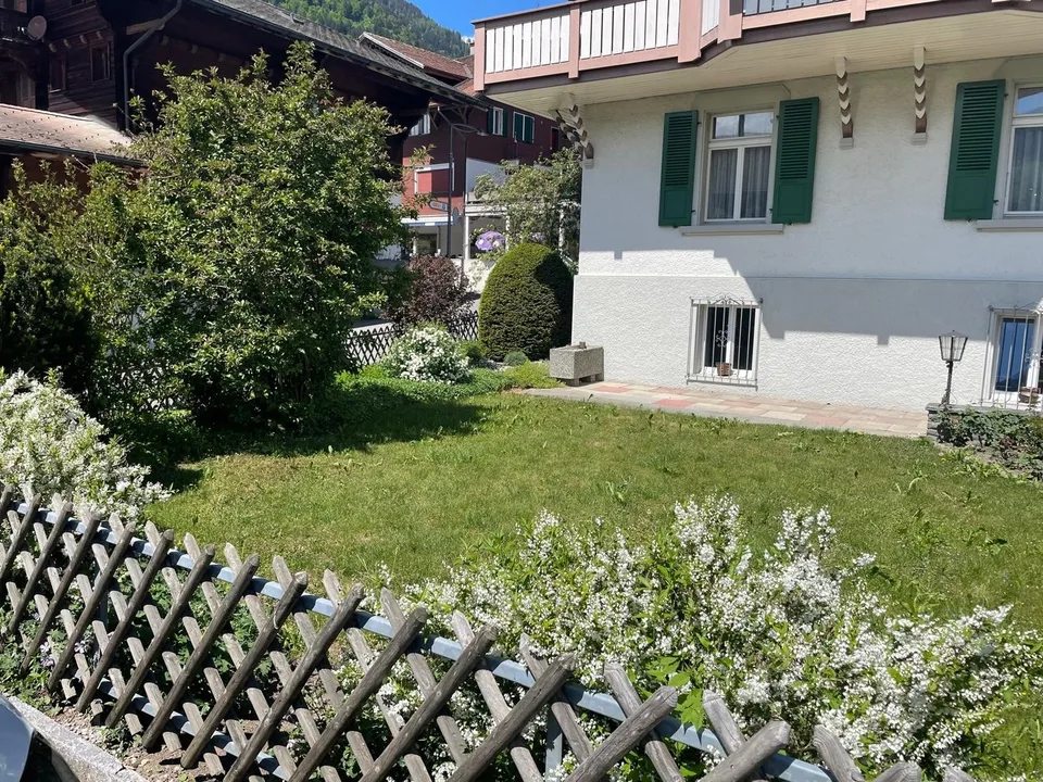 Edificio residenziale e commerciale con annesso spazioso – foto 6 di 19