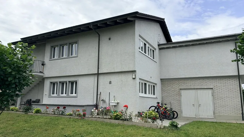 Casa a due famiglie attraente nella zona W3