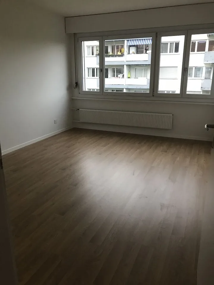 Appartement 2 pièces, 1er étage droite