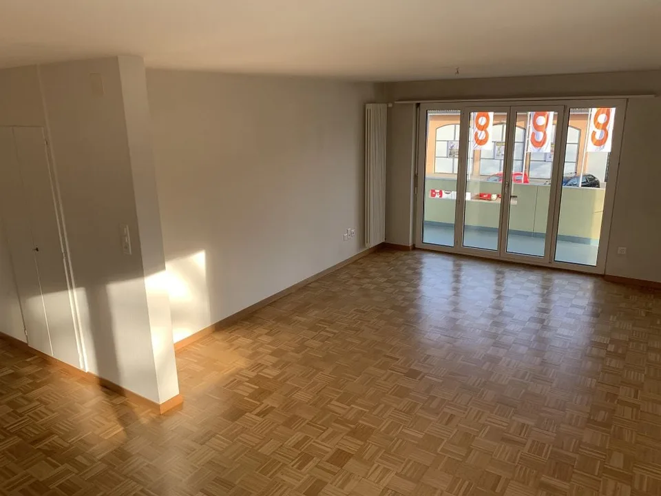3 1/2-Zimmerwohnung, Parterre rechts