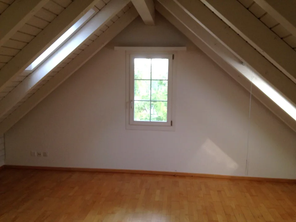 Charmant appartement maisonnette de 5,5 pièces à Neerach – Situation calme avec une vue magnifique