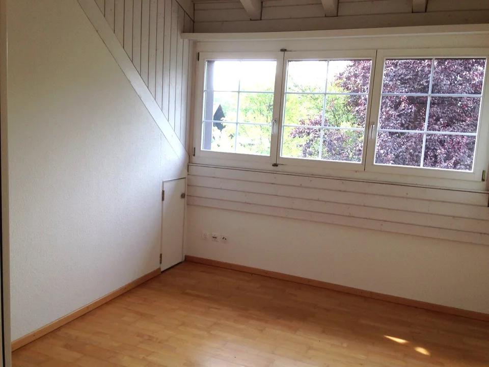 Charmant appartement maisonnette de 5,5 pièces à Neerach – Situation calme avec une vue magnifique