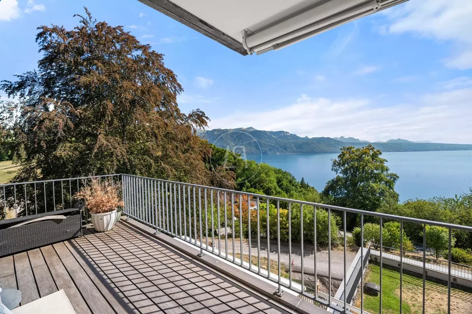 Elegante appartamento di 4.5 locali con vista panoramica sul Lago di Ginevra a Puidoux