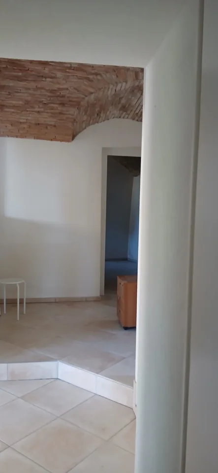 Coldrerio nous louons dans une maison historique rénovée 3.5 pièces