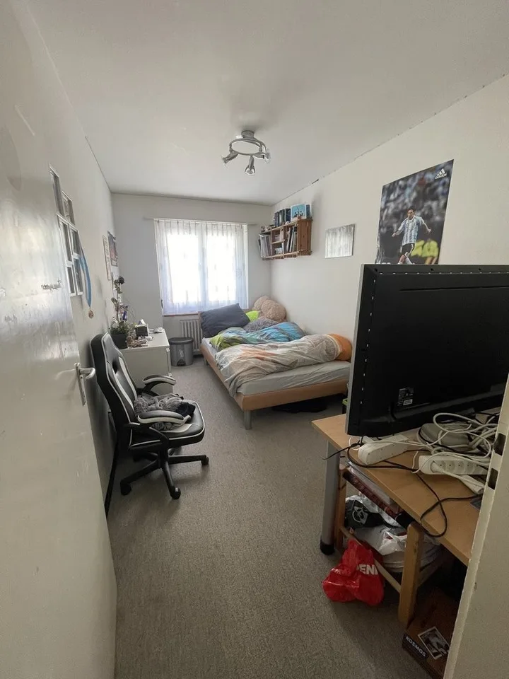 Appartamento di 4 camere in Burgstr. 59 a Uster, limitato fino al 30.09.2027