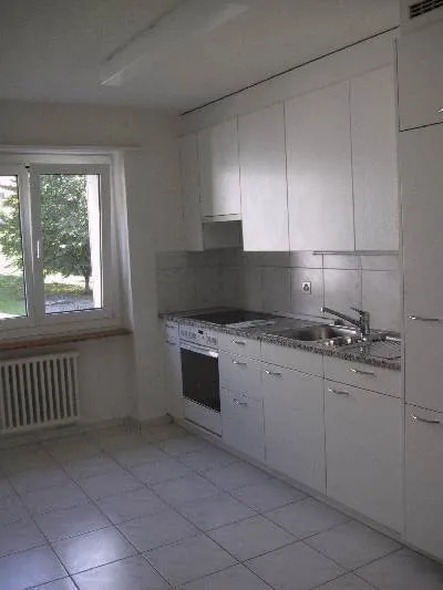Appartamento di 4 camere in Burgstr. 59 a Uster, limitato fino al 30.09.2027