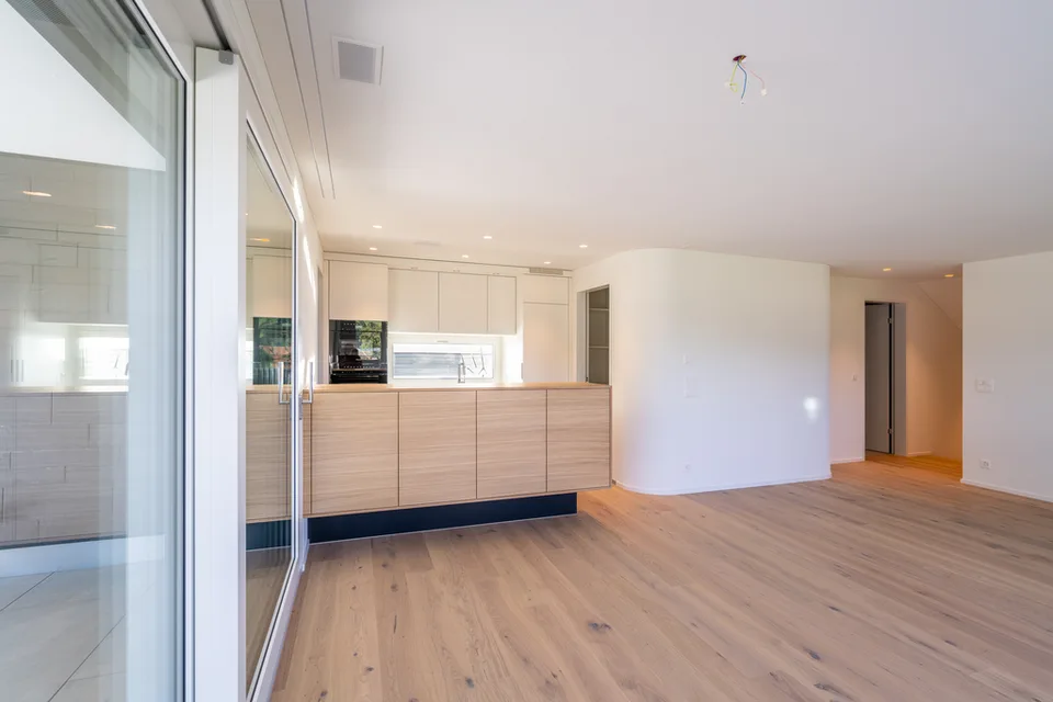 Exklusive 4.5 Zimmer Gartenwohnung mit Fernsicht (Neubau)