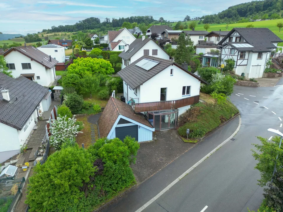 Charmantes Zuhause mit Potenzial an erhöhter Lage