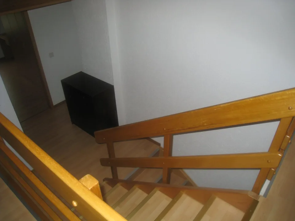 Charmant appartement de 3,5 pièces en mansarde à Glarus Süd