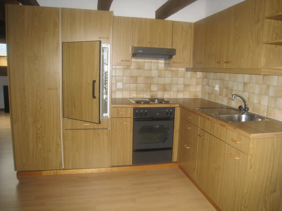 Charmant appartement de 3,5 pièces en mansarde à Glarus Süd