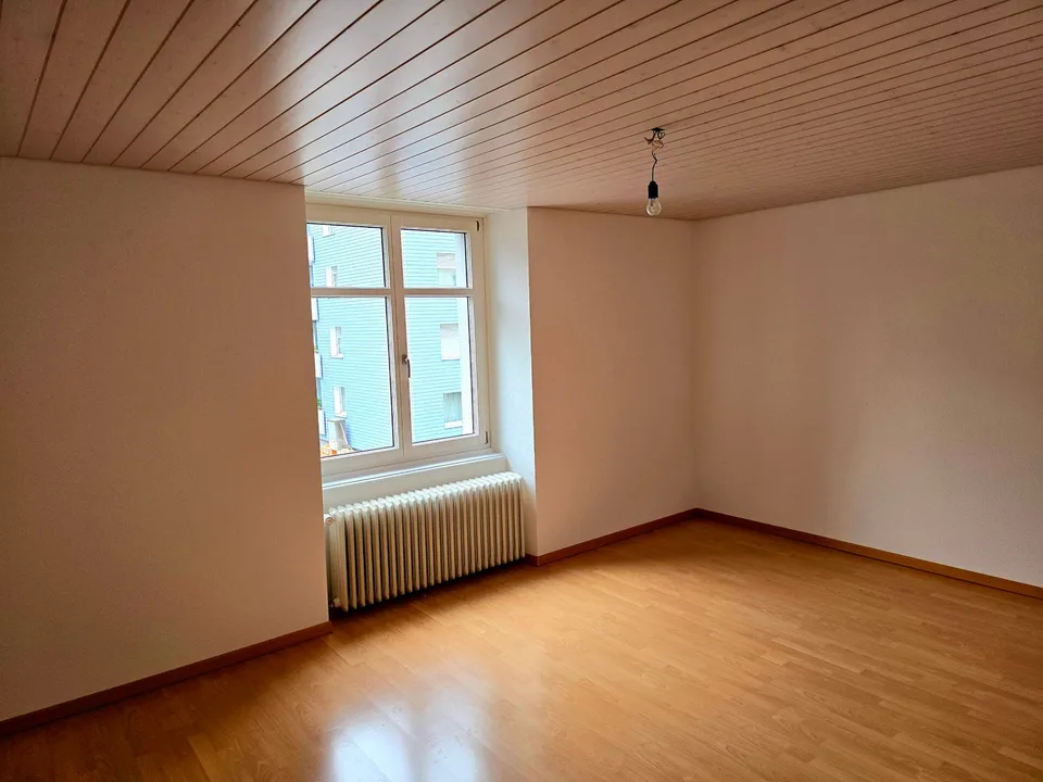 Grosszügige 4.5 - Zimmerwohnung im Zentrum von Goldau