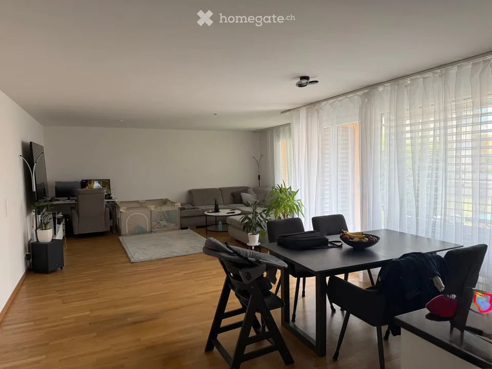 Grosszügige 3.5-Zimmer-Wohnung mit Garten ab 1.10.2026
