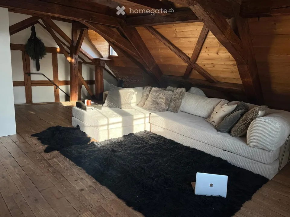 Charming 4.5-room maisonette apartment in historic old building – Zollikon