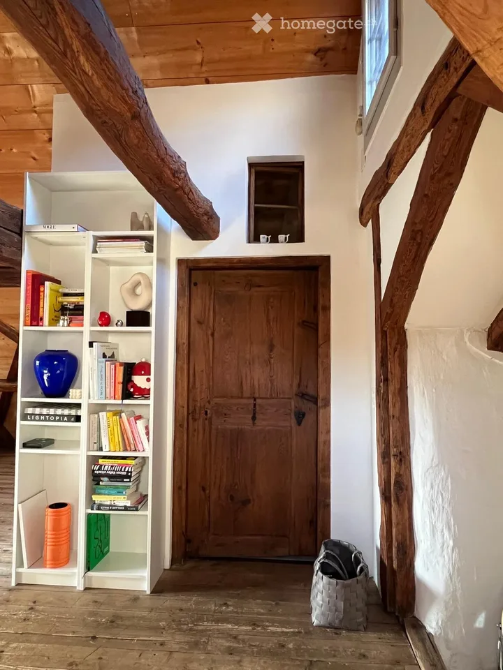 Charming 4.5-room maisonette apartment in historic old building – Zollikon