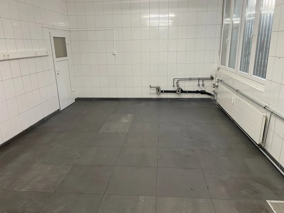 Centro commerciale Wöschnau: Magazzino in affitto