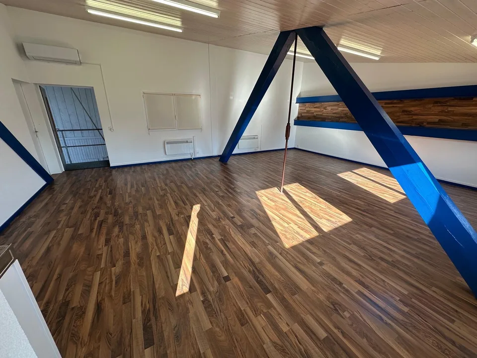 Spazio polivalente a Lenzburg – Ideale come ufficio o sala hobby!