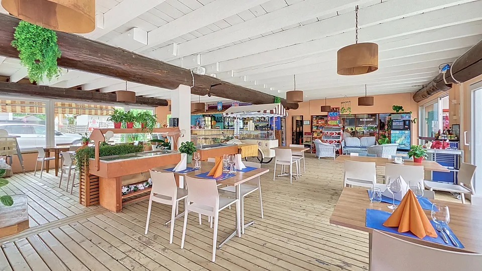 Opportunité rare : café-restaurant proche du lac à Cheyres / FR – photo 8 sur 13