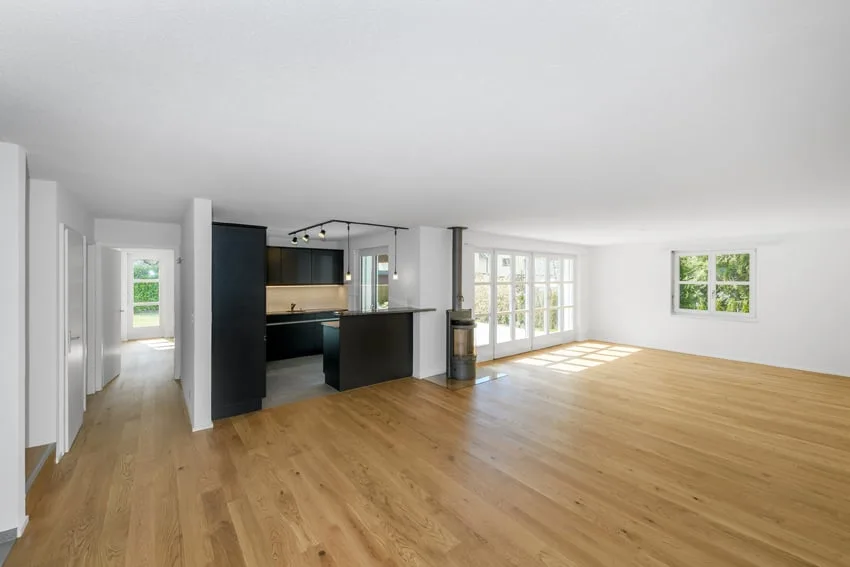 Casa unifamiliare di 5,5 locali con terreno di 901m² e potenziale di sviluppo